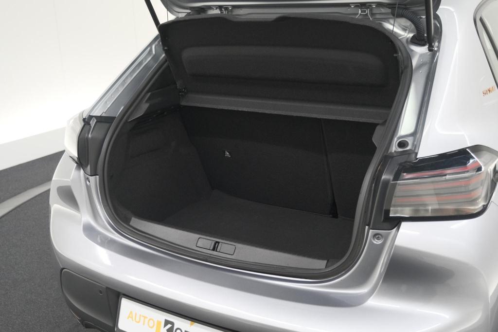 Peugeot 208 1.2 hybrid 110 e-dcs6 style | trekhaak | allseason banden | app