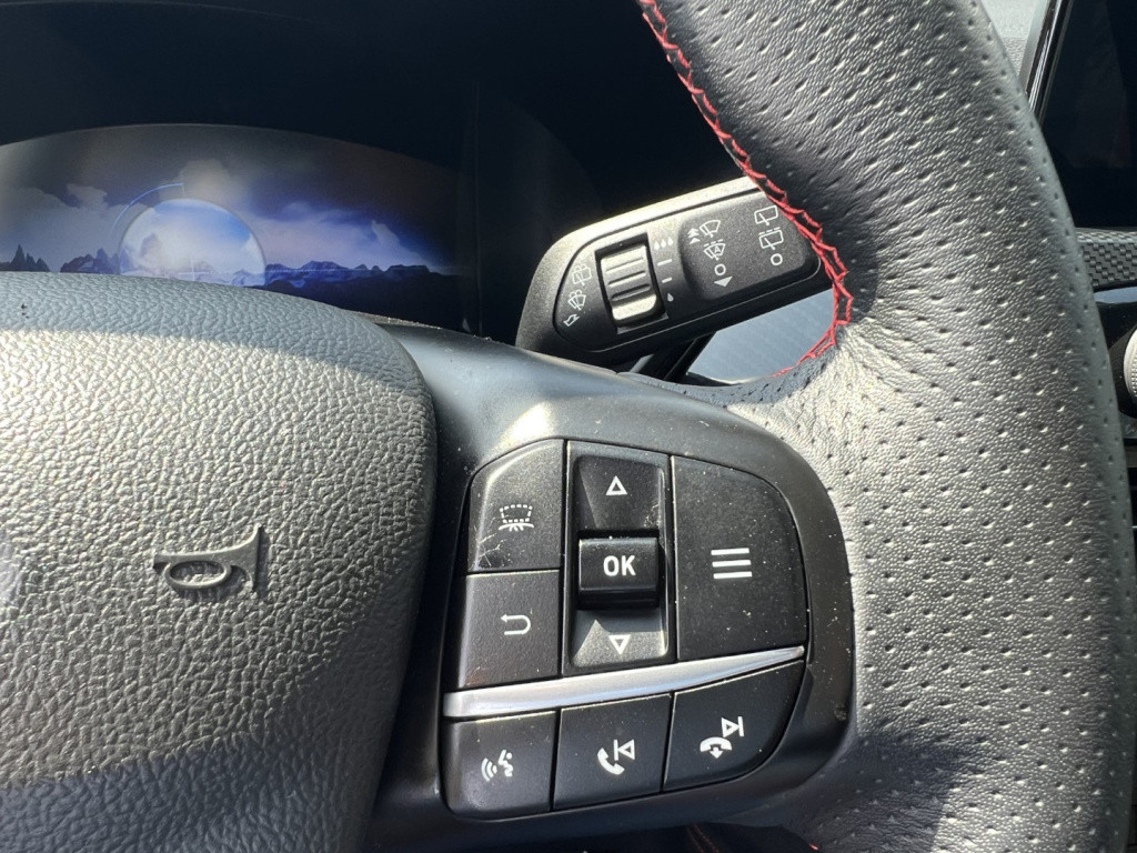 Ford Kuga 1.5 ecoboost 150pk 2wd st-line x , trekhaak , winterpack ,head up