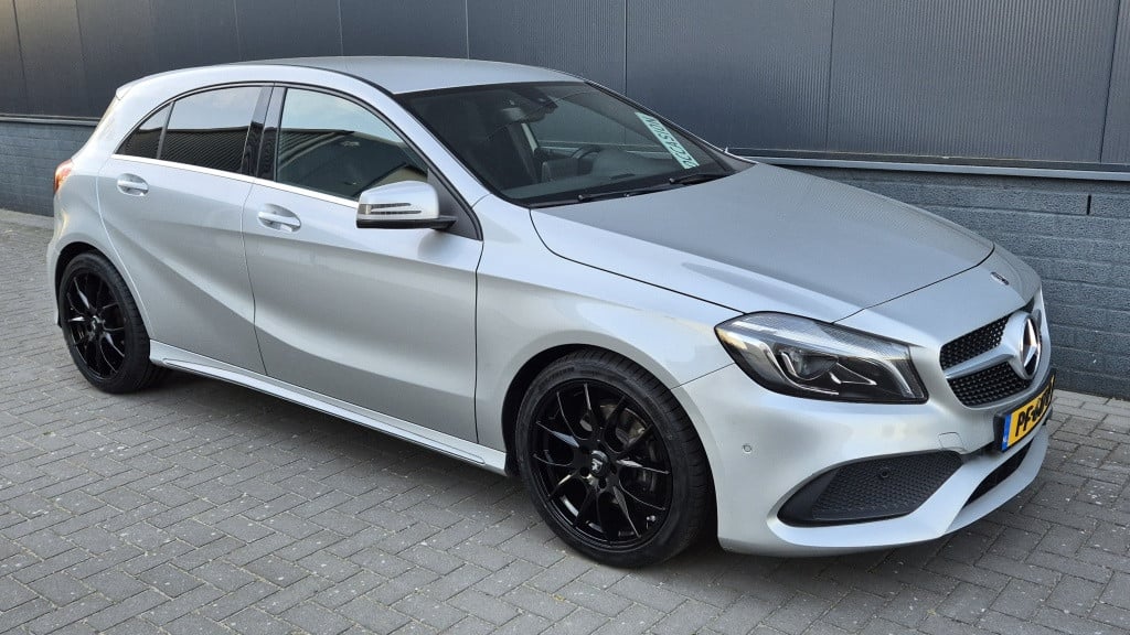 Mercedes-Benz A-Klasse 180 bus.sol amg*led*navi*stoelvrw*18 inch*leder*zwar