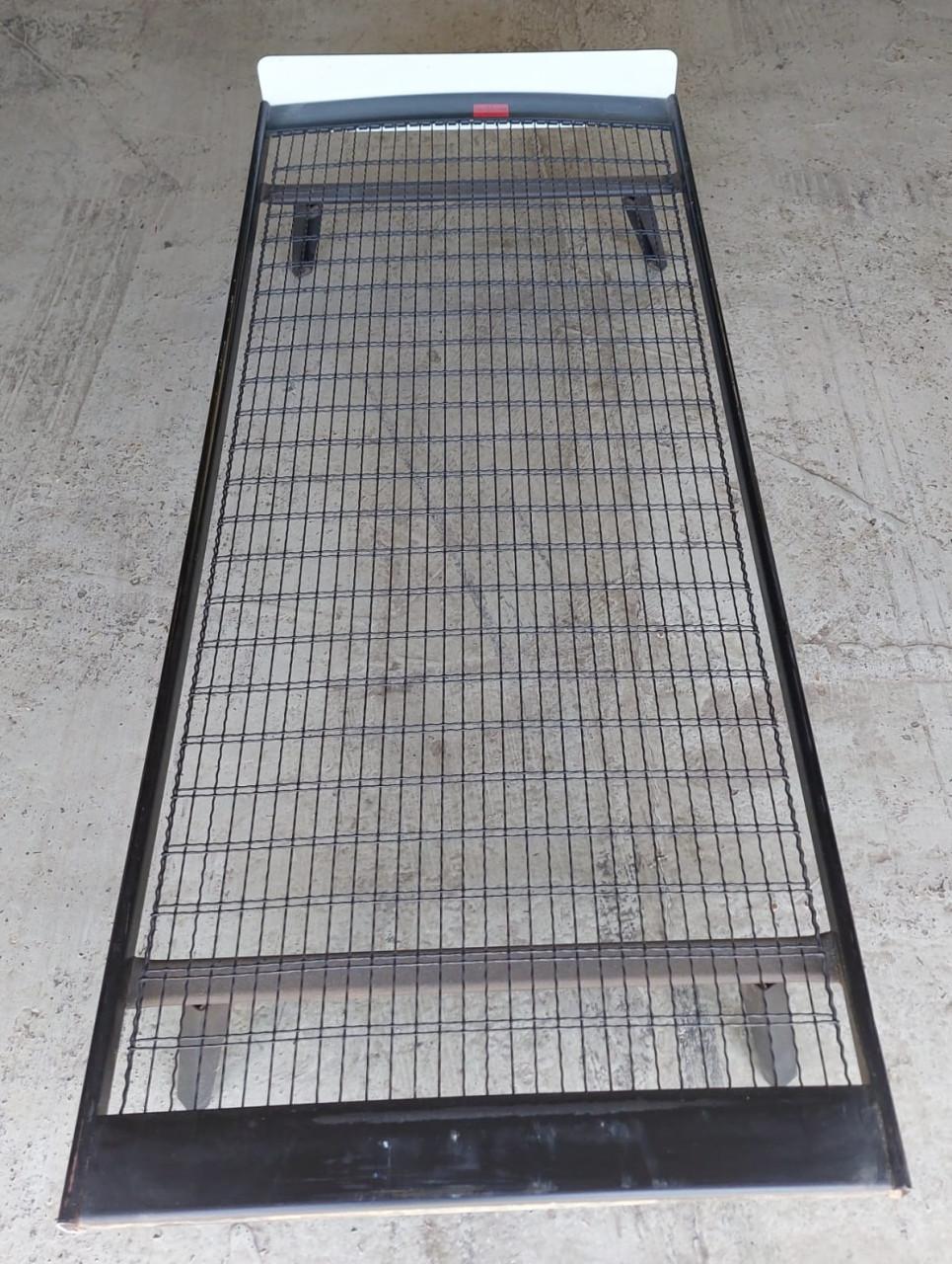 1 persoons(logeer)bed incl nette matras
