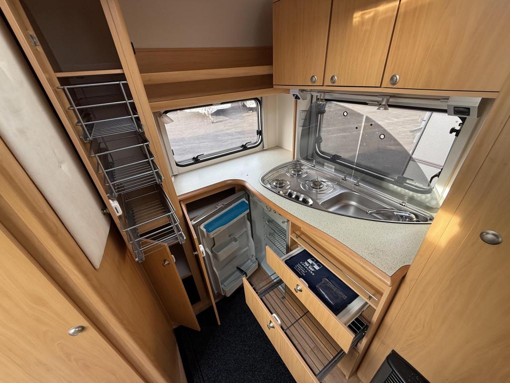 Caravan Beyerland Vitesse (2005) bijna overcompleet