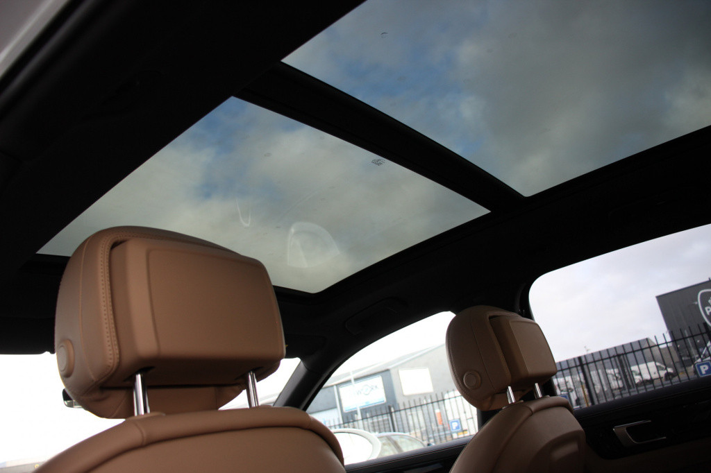 Porsche Cayenne 3.0 | sportdesign | pano | luchtvering | adaptief cruise co