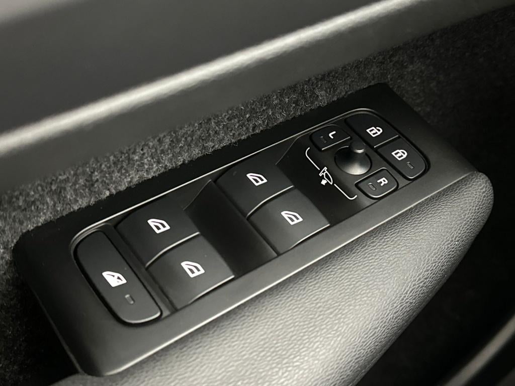 Volvo XC40 t5 262pk recharge inscription| pano| leder| camera| keyless| dab