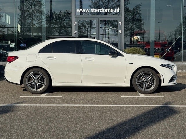 Mercedes-Benz A-Klasse 250 e business solution amg limited l panoramaschuif