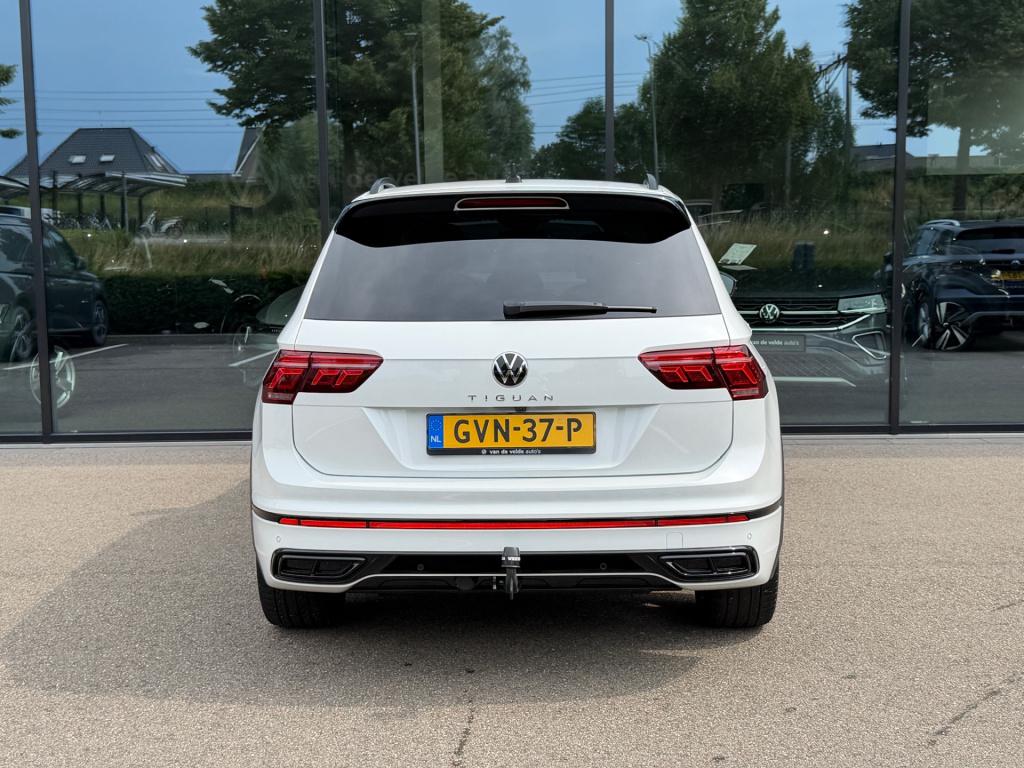 Volkswagen Tiguan 1.5 tsi 150pk dsg r-line | trekhaak | camera | carplay | 