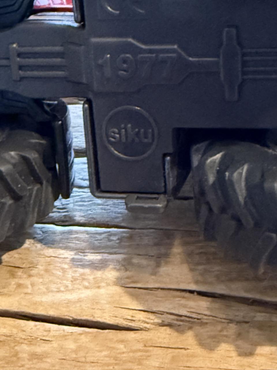 Siku Massey-Ferguson MF 8690 - Schaal 1:50