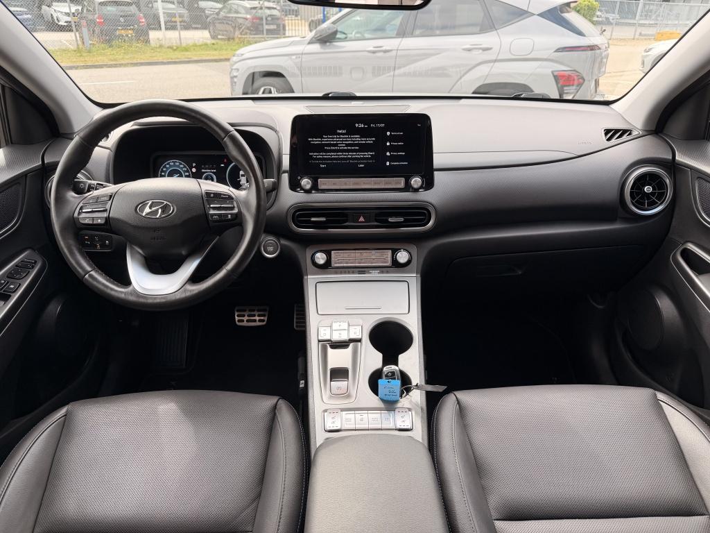 Hyundai Kona ev premium 64 kwh 3 fase | luxe uitvoering | navigatie | hud |