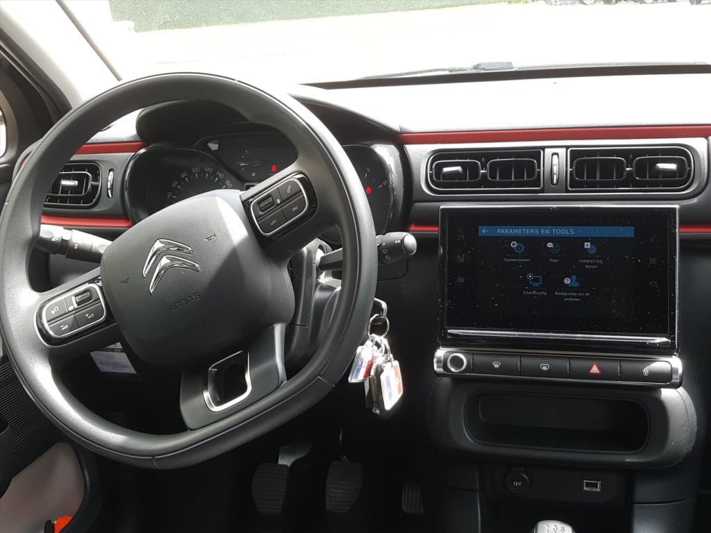 Citroen C3 1.2 puretech 83pk s&s c-series trekhaak | navigatie | cruise & c