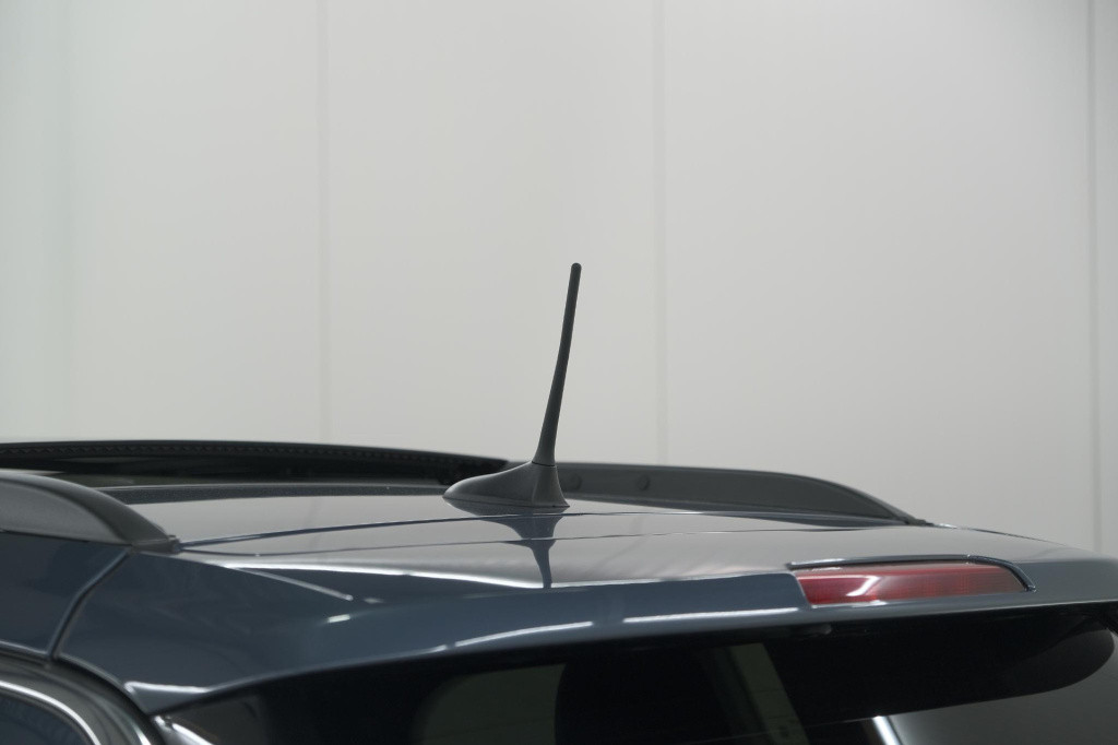 Jeep Compass 4xe 190 plug-in hybrid electric limited | elektrisch panoramad