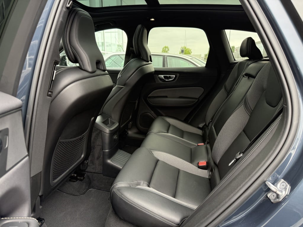 Volvo XC60 t6 340pk recharge r-design| panodak| adap.cruise| 360camera| tre