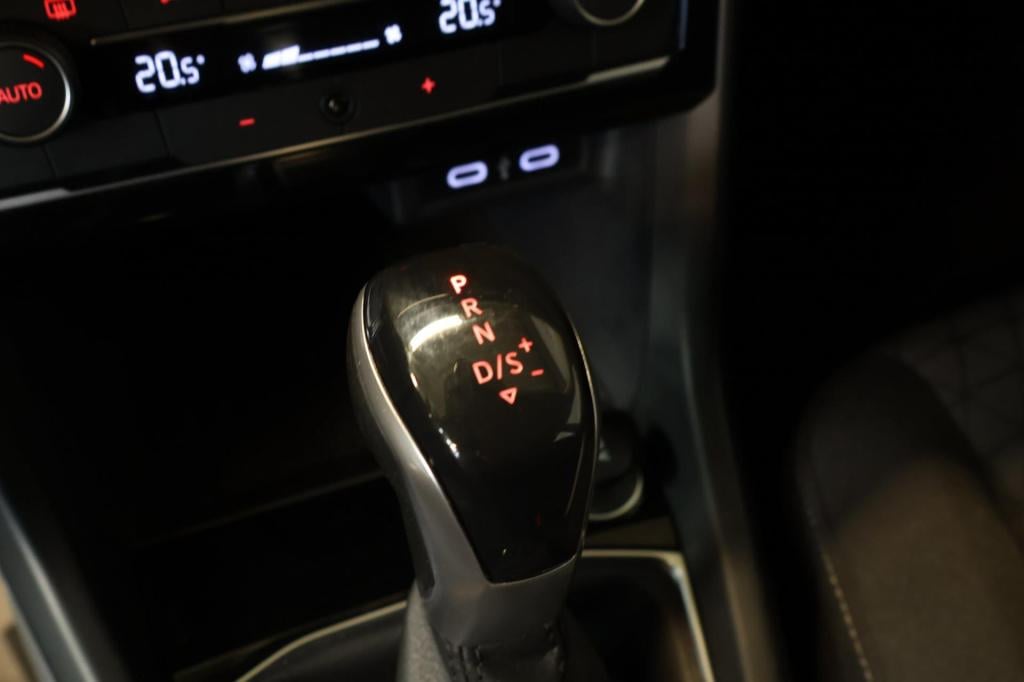 Volkswagen T-cross 1.0 tsi life business nl auto, appconnect, pdc , acc, au