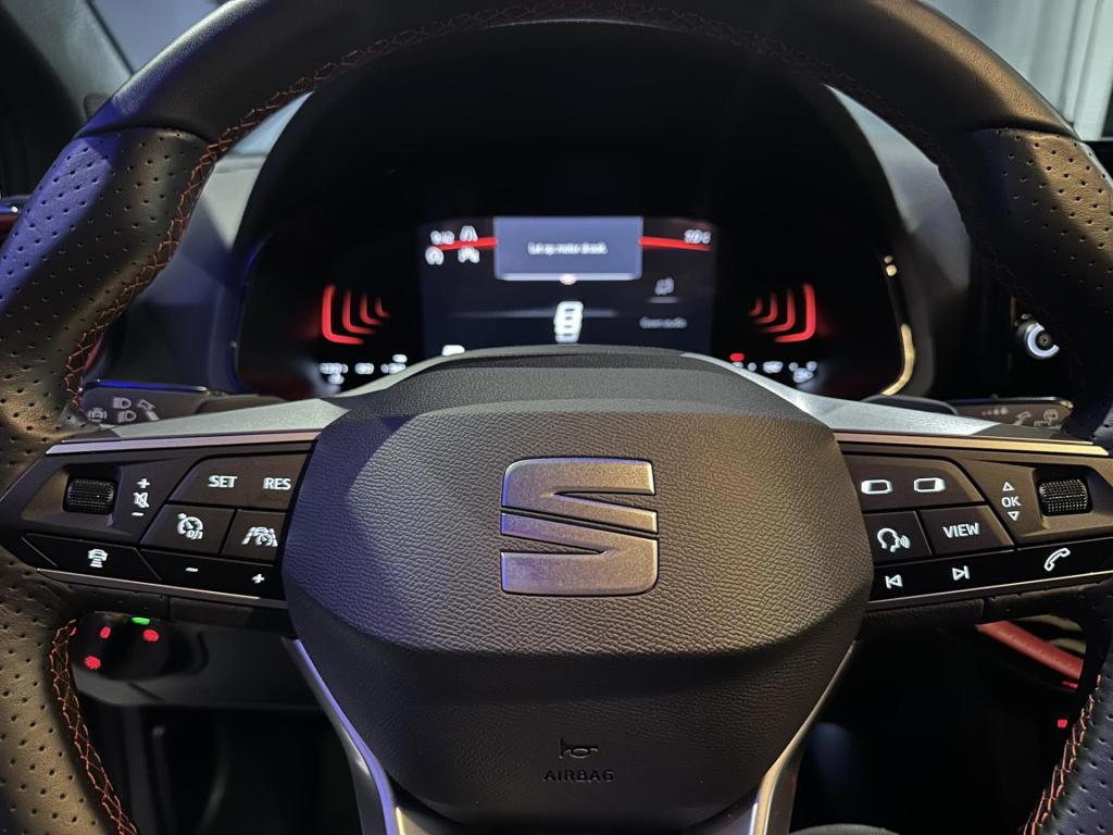 Seat Ibiza 1.0 ecotsi fr business connect *camera*keyless*winterpack*acc*le