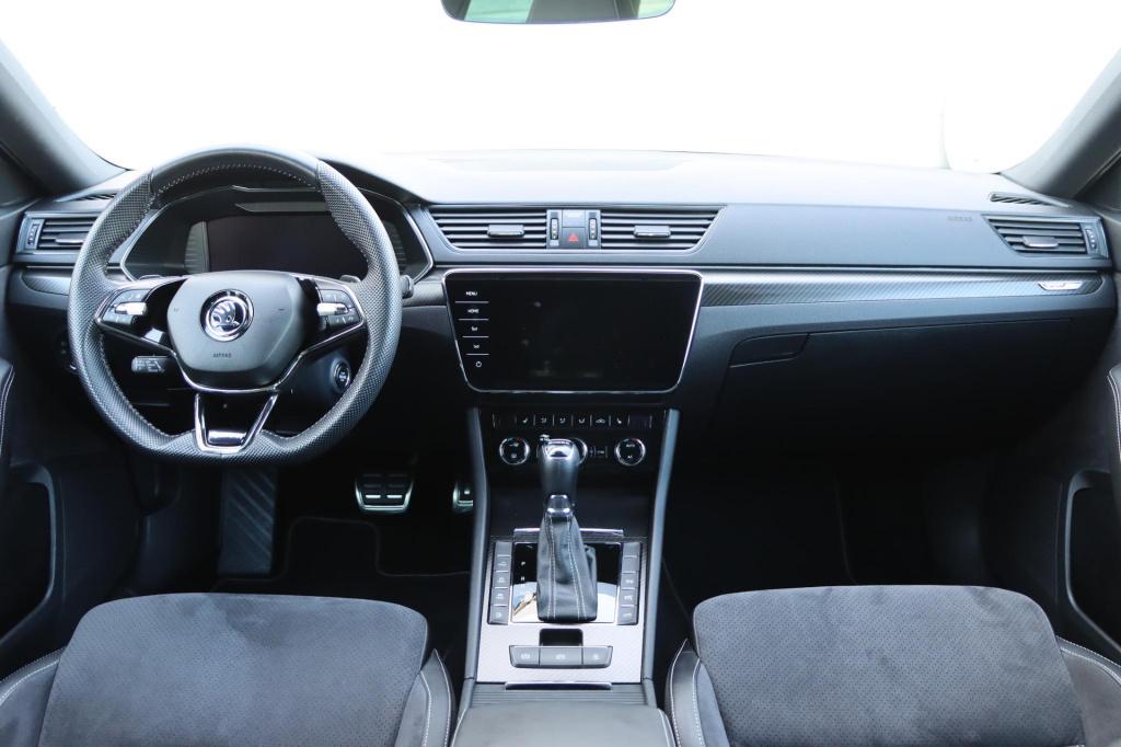 Skoda Superb combi 1.4 tsi iv sportline business 218pk dsg6 | soh 94,3% |
