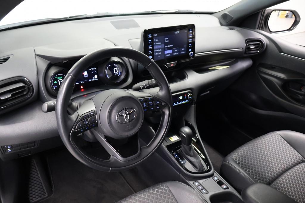 Toyota Yaris 1.5 hybride dynamic| camera| adap.cruise| half leder| climate