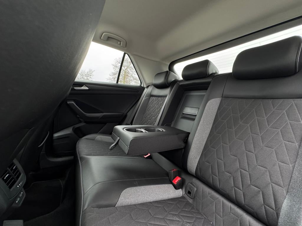 Volkswagen T-roc 1.0 tsi goal edition * stoelverwarming * carplay * camera