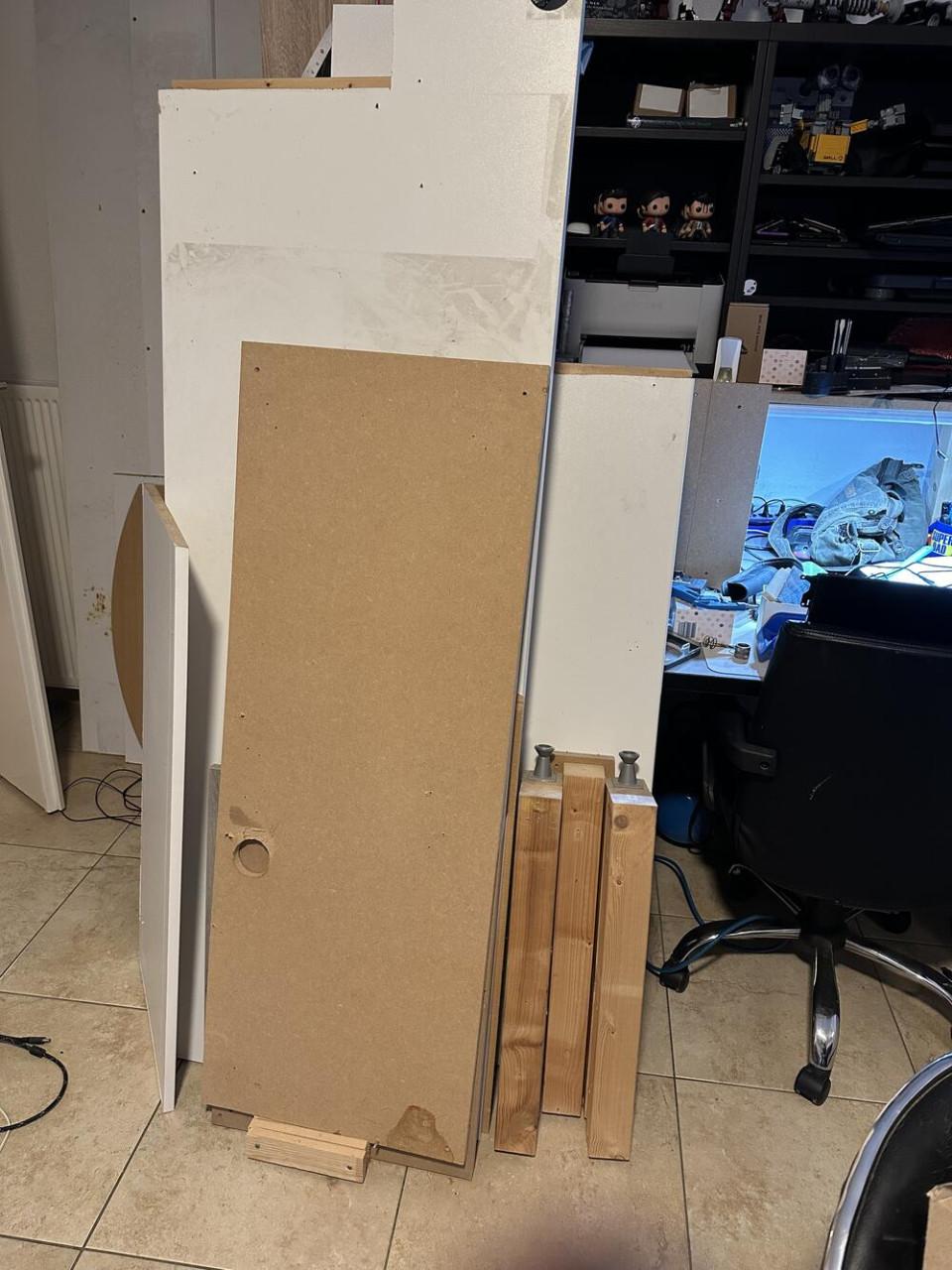 Hele berg planken en platen