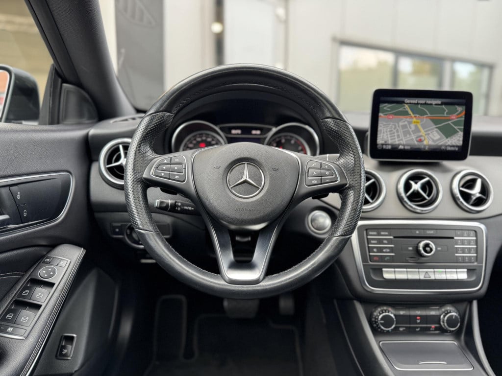 Mercedes-Benz Cla 180 ambition nl-auto! | panoramadak | navigatie full-map 