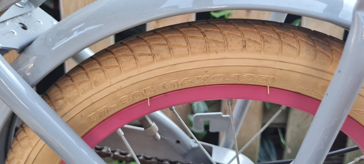 Stoere meisjesfiets 16 inch