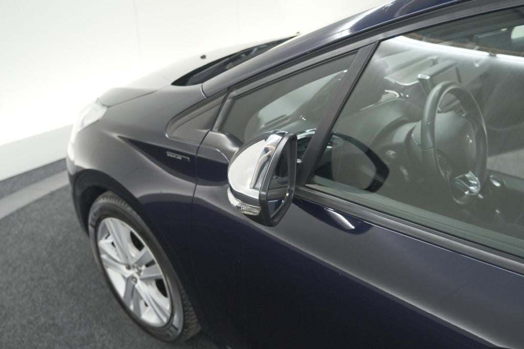 Peugeot 208 puretech 82 signature | apple carplay | parkeersensoren | navig