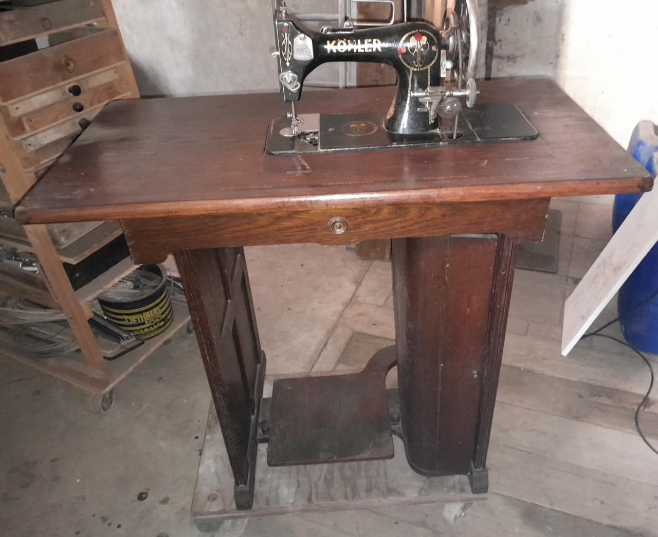 Ouderwetse  trapnaaimachine