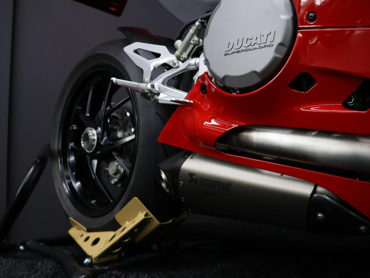 PANIGALE V2 Akrapovic | BTW Motor