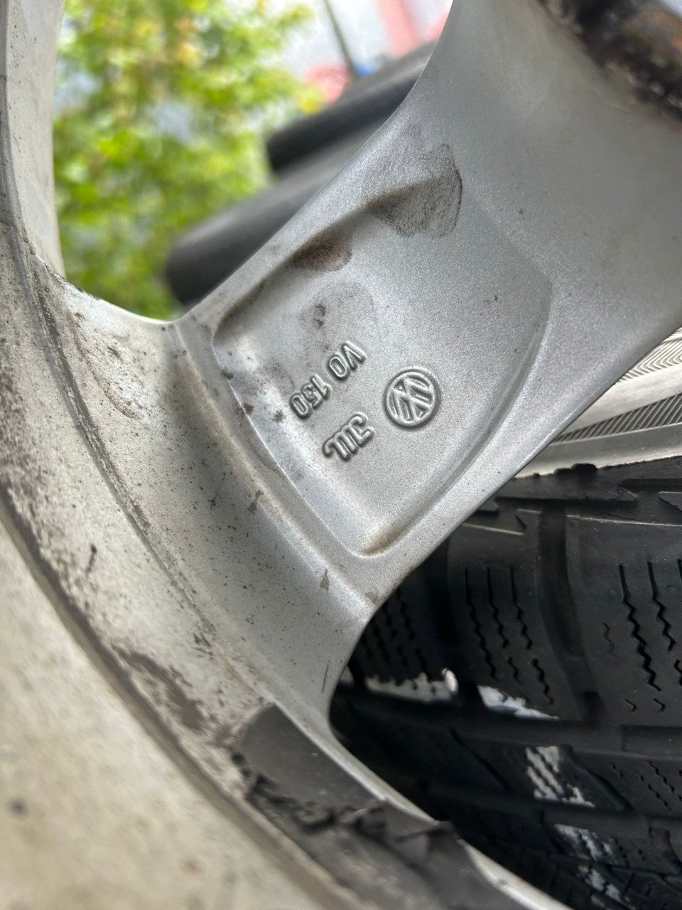 VW ALUMINIUM VELGEN MET CONTINENTAL ALL SEASON BANDEN