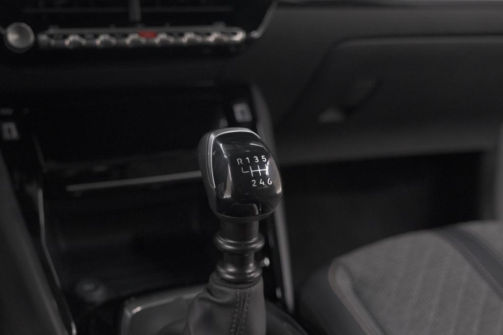 Peugeot 208 puretech 100 allure | apple carplay | parkeersensoren | climate