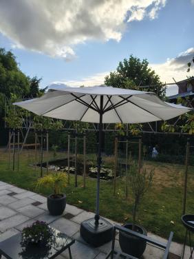 Parasol met voet