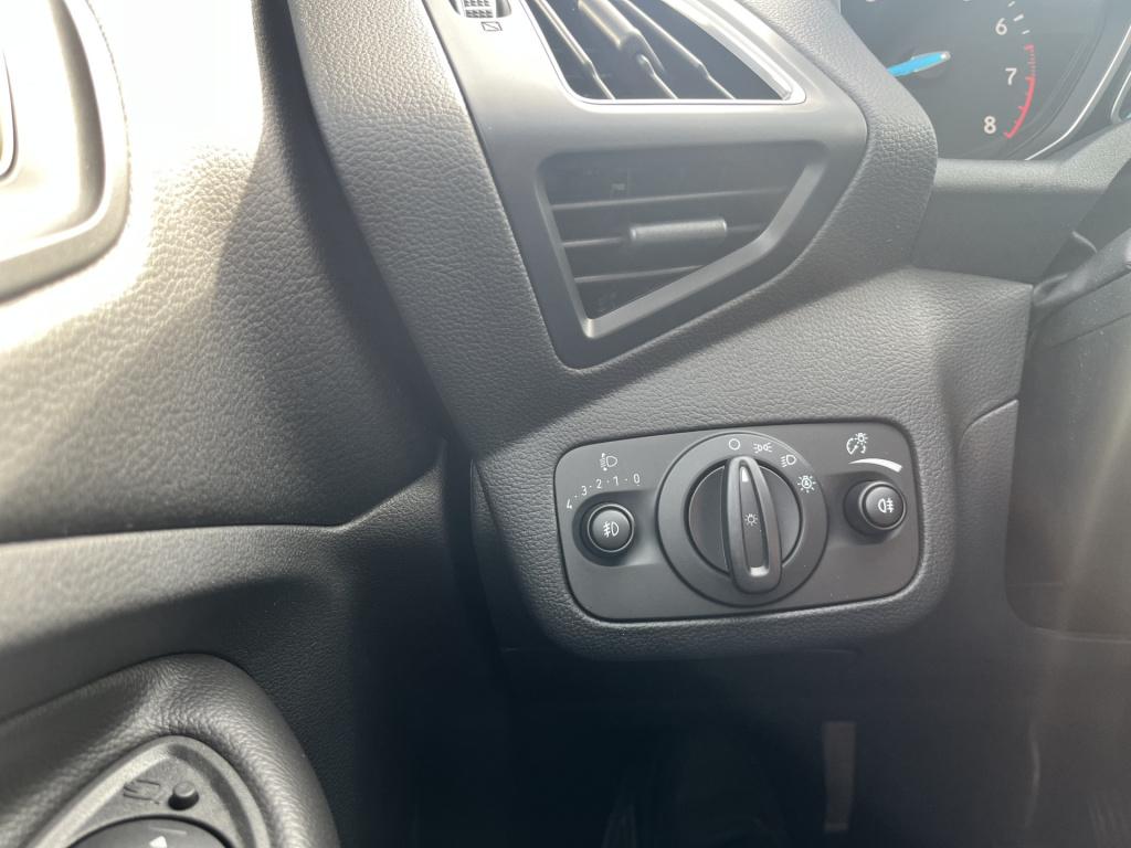 Ford Kuga 1.5 ecoboost titanium 2000 kg  trekgewicht