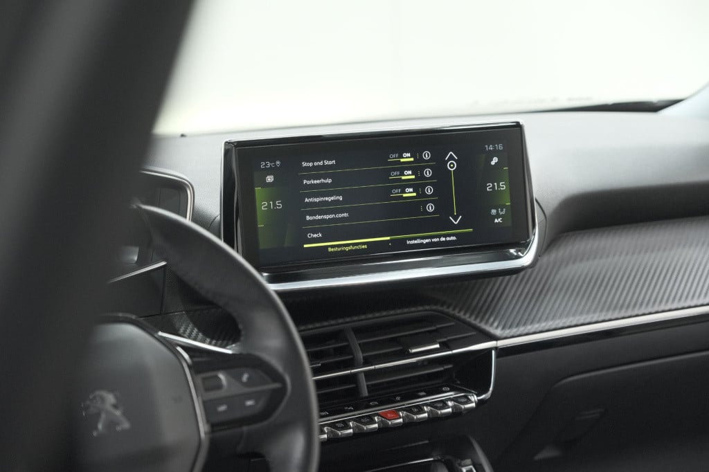 Peugeot 2008 puretech 130 blue lease allure | camera | navigatie | apple ca