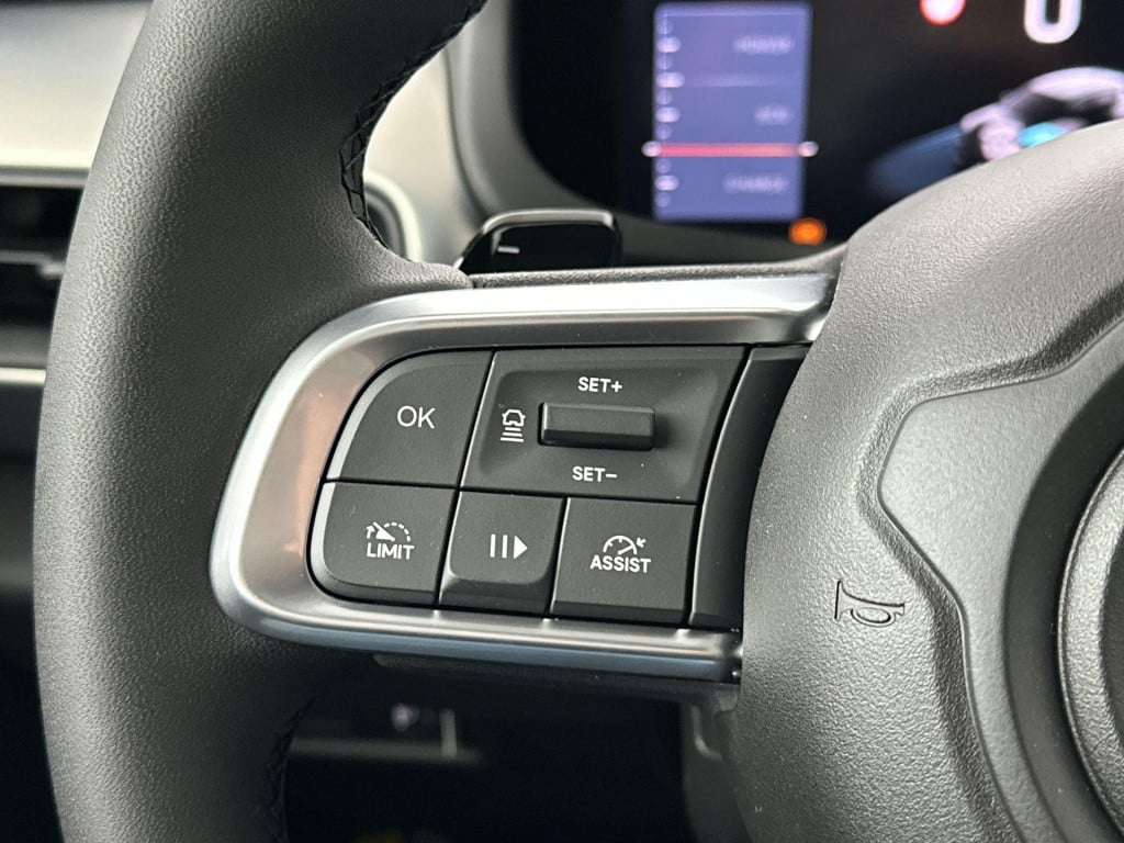 Jeep Avenger e-hybrid 1.2 summit | winterpack | camera | apple carplay&andr