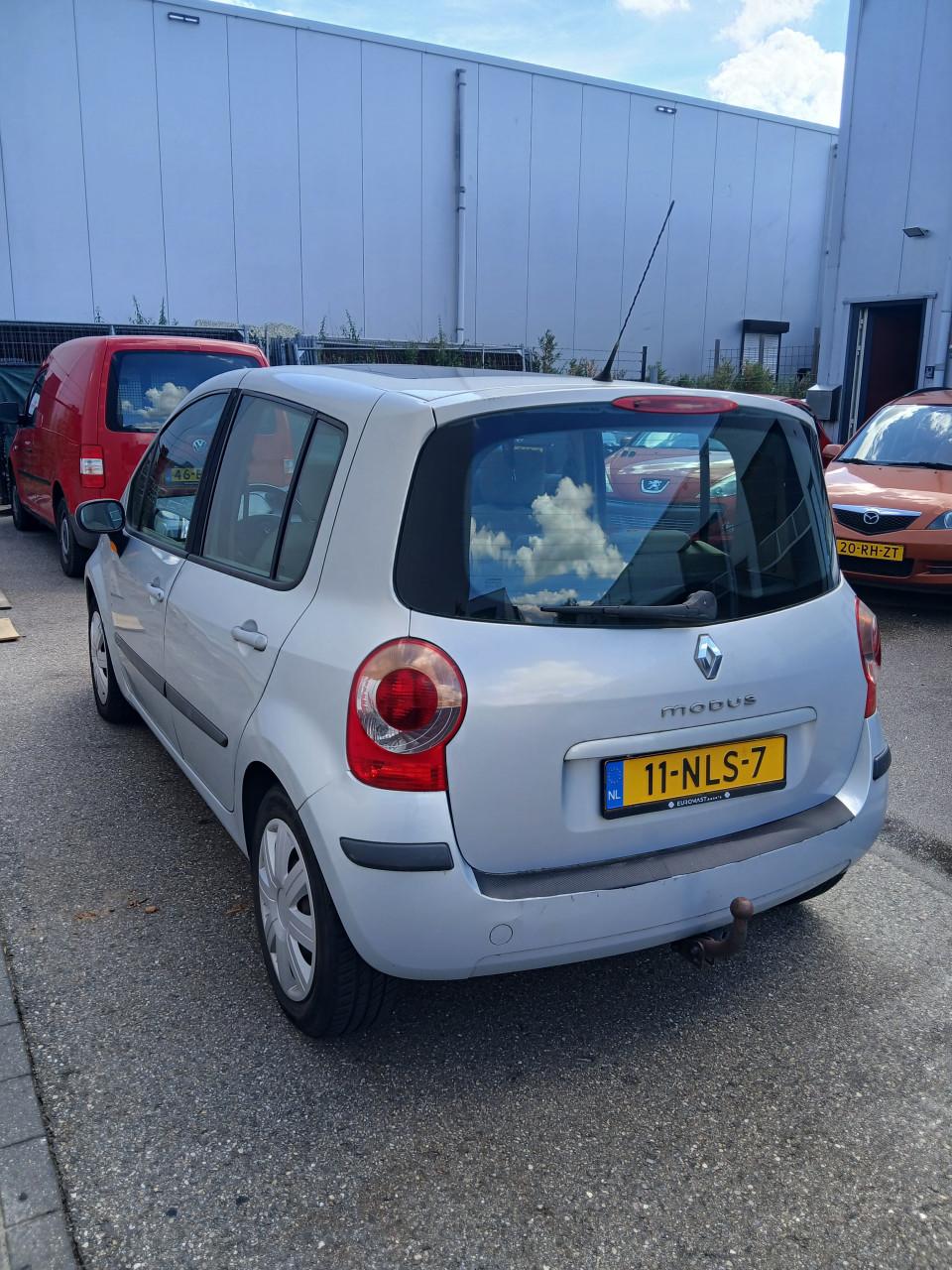 Renault Modus1.6-5 drs-2005-km.184234NAP-airco-trekhk-l.m. velg- 1800,=