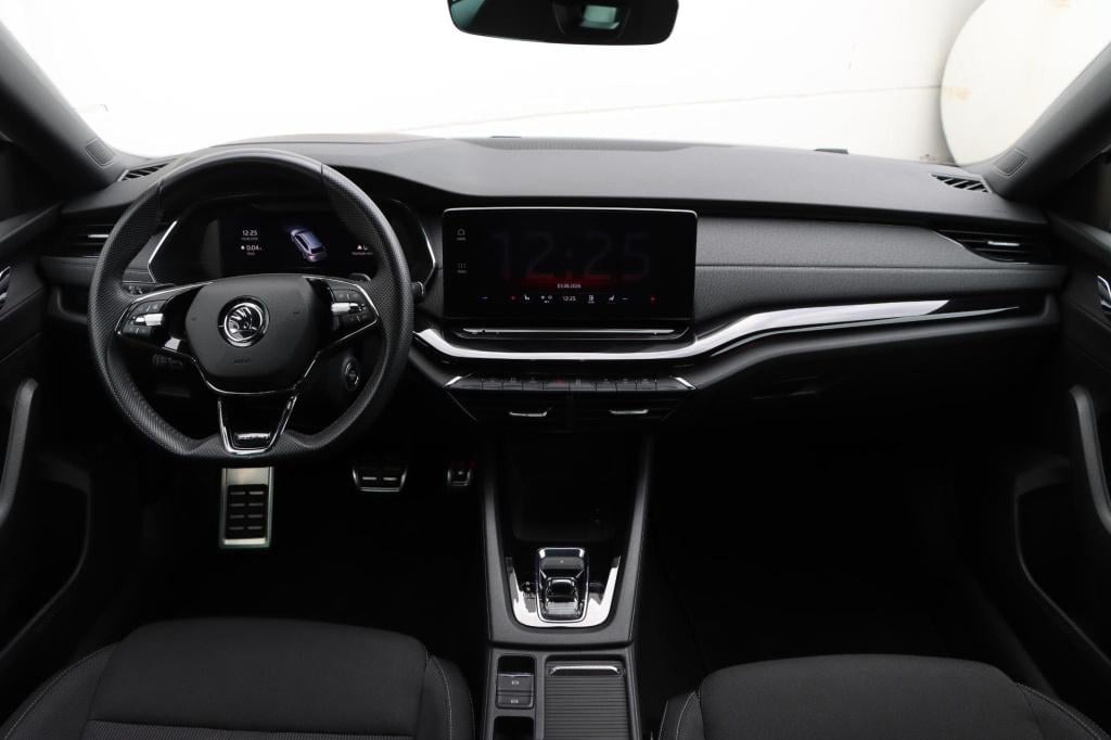 Skoda Octavia combi 1.4 tsi iv phev sportline business | soh 91,1% |