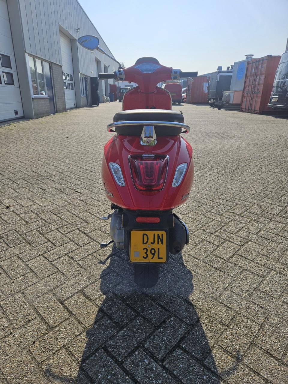 Te koop vespa sprint 2019