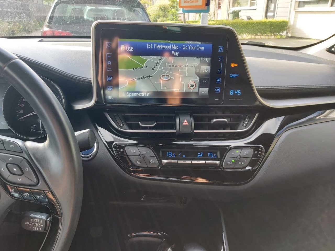 Auto toyota chr Hibride automaat van 2019