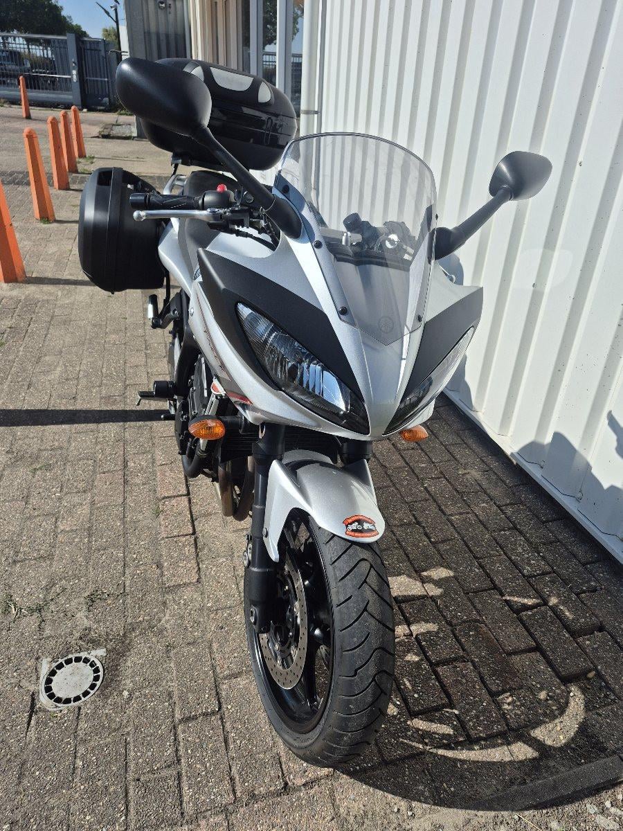 Yamaha Fazer FZ6-S uit 2010, sportieve toermotor met weinig KM