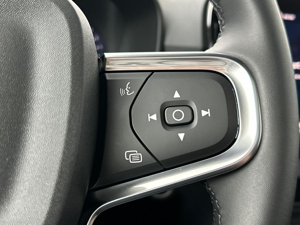 Volvo XC40 2.0 b4 plus black ed