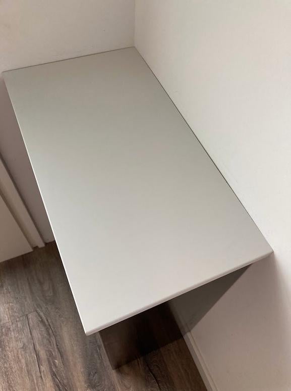 Stalen ombouw/omkasting verdeler vloerverwarming voor in hoek