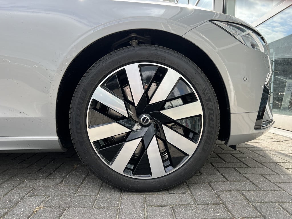 Volvo V90 t6 398pk awd recharge ultimate dark full options !