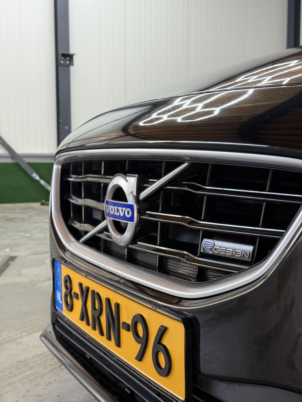 Volvo V40 2.0 D4 | 2014 model | 240 PK | Zwart R Design