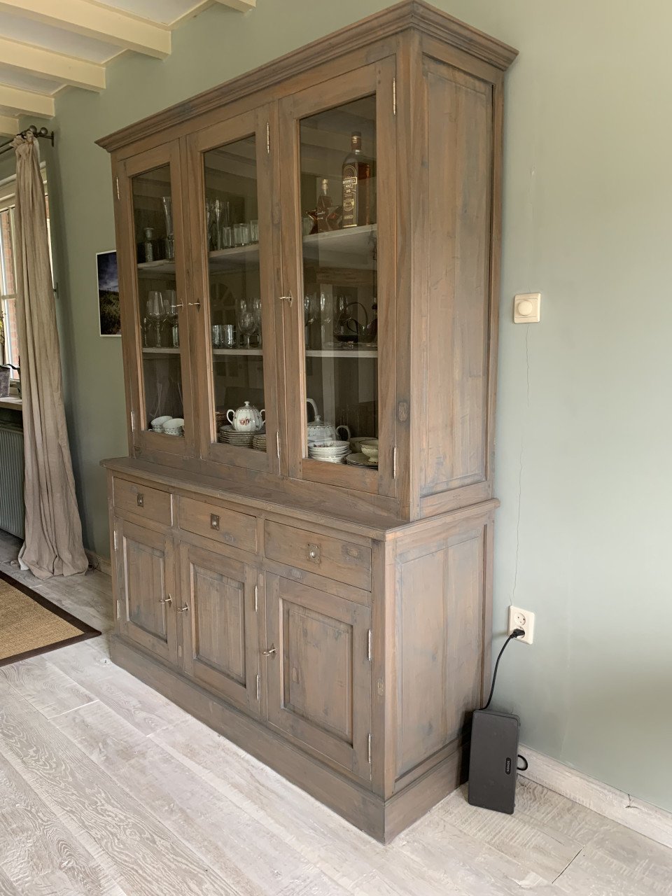 Houten vitrinekast