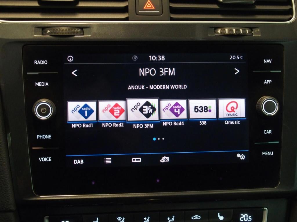 Volkswagen Golf 1.0 tsi comfortline business|stoelverwarming|all season ban