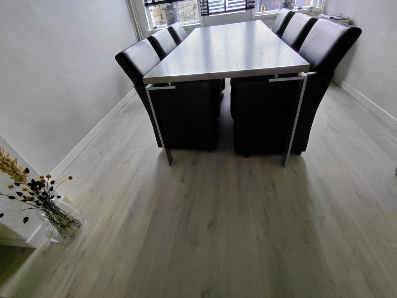 Moderne eettafel & stoelen 6 persoons