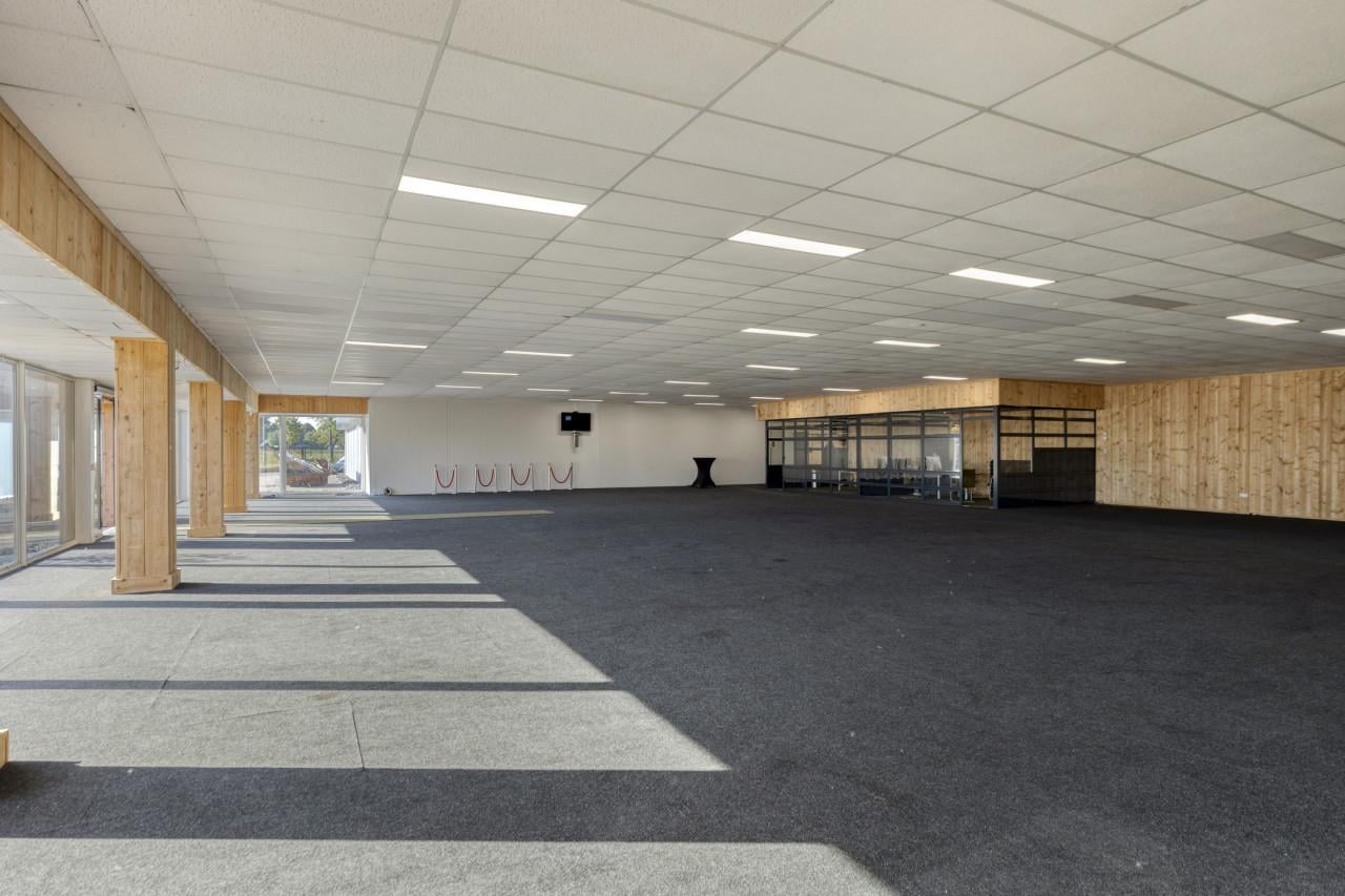 TE KOOP | Multifunctionele bedrijfsruimte-/showroom in ’s-Heer Arendskerke