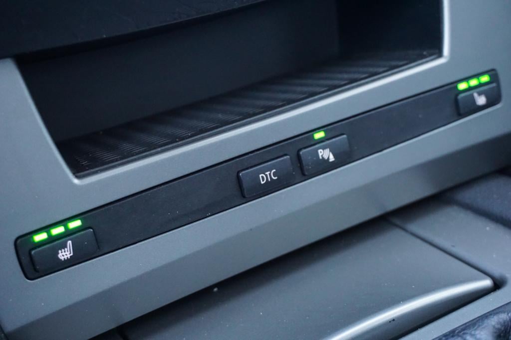 BMW 5 Serie 523i automaat - airco / navi / cruise / leder / pano / stoelver