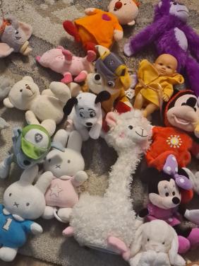 Knuffels en poppen