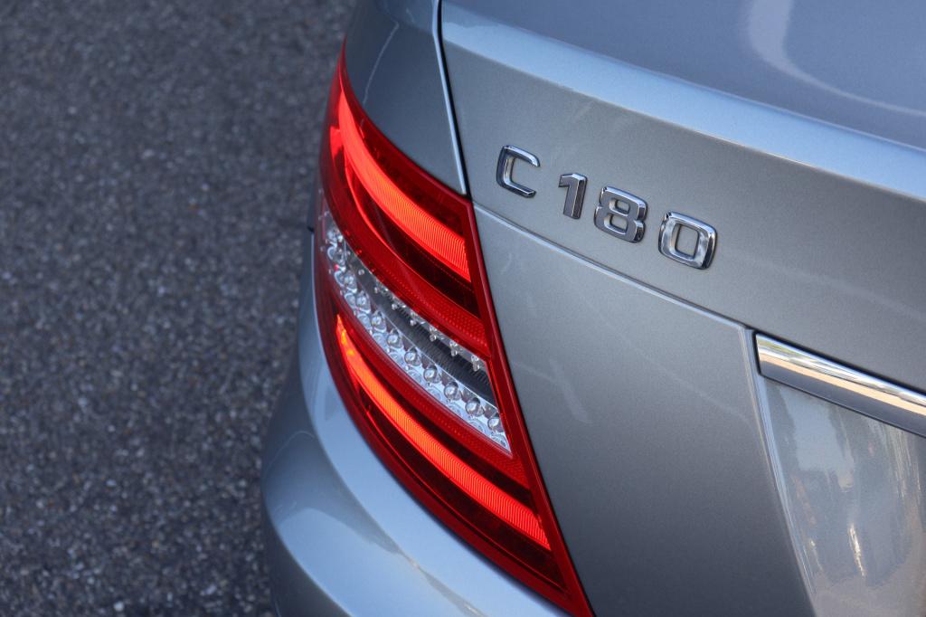 Mercedes-Benz C-Klasse 180 prestige avantgarde i trekhaak i lederen bekledi