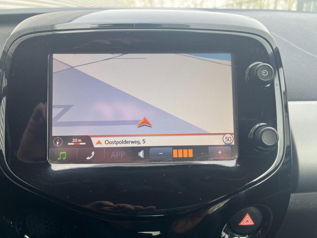 Peugeot 108 1.0 e-vti allure | orig. nl | 1e eig. | navi