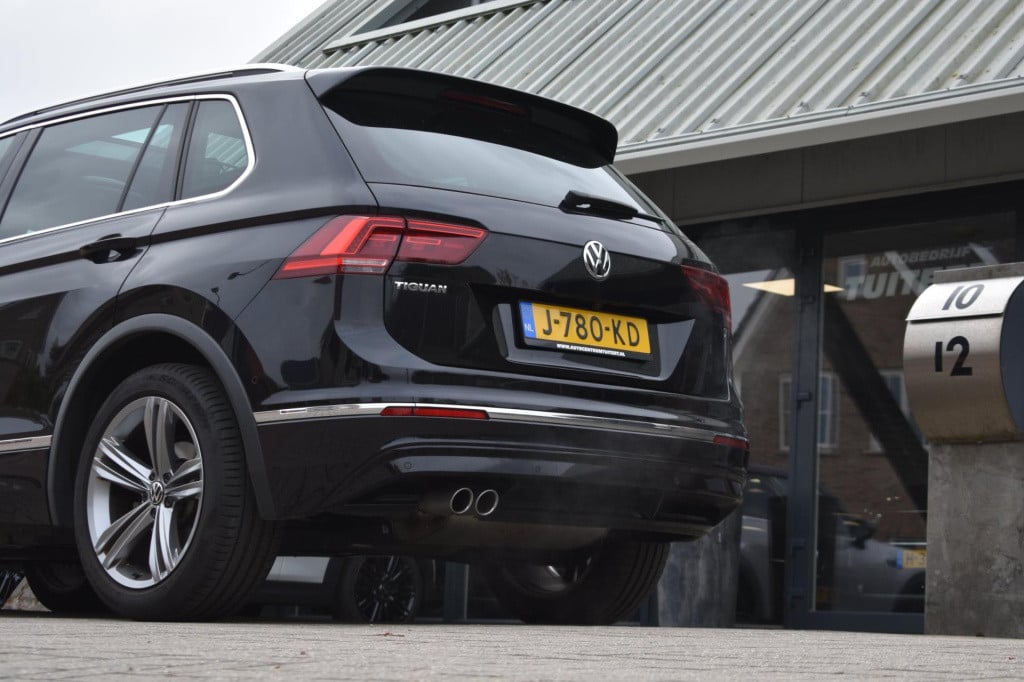 Volkswagen Tiguan 1.5 tsi act r-line | leder | pano | camera | virtual cock