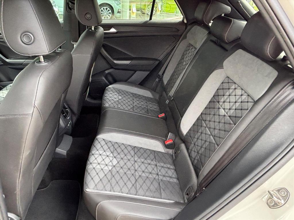 Volkswagen T-roc 1.5 tsi 150pk 7-dsg r-line black|camera| dodehoek|trekhaak